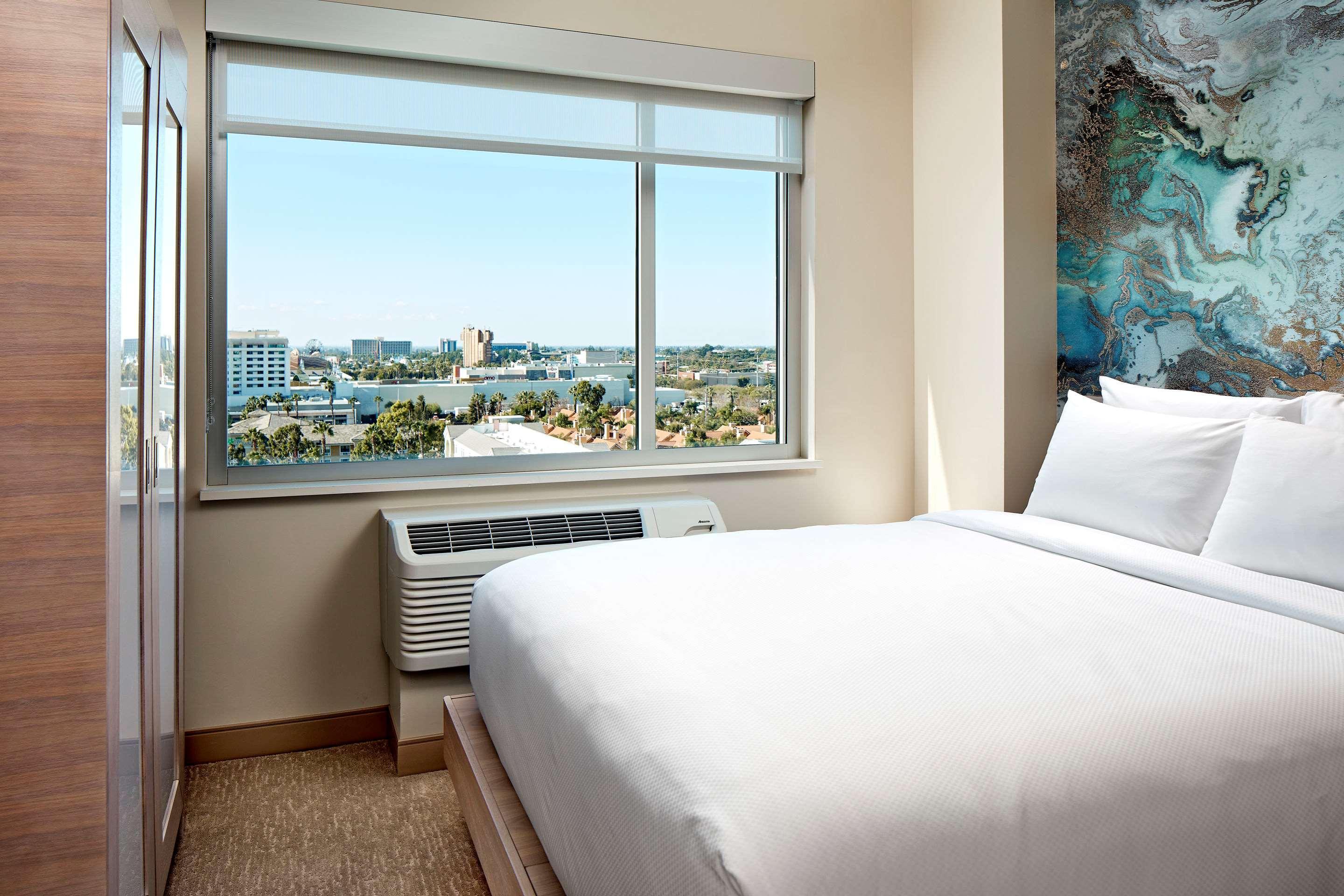 Cambria Hotel & Suites Anaheim Resort Area Exteriör bild