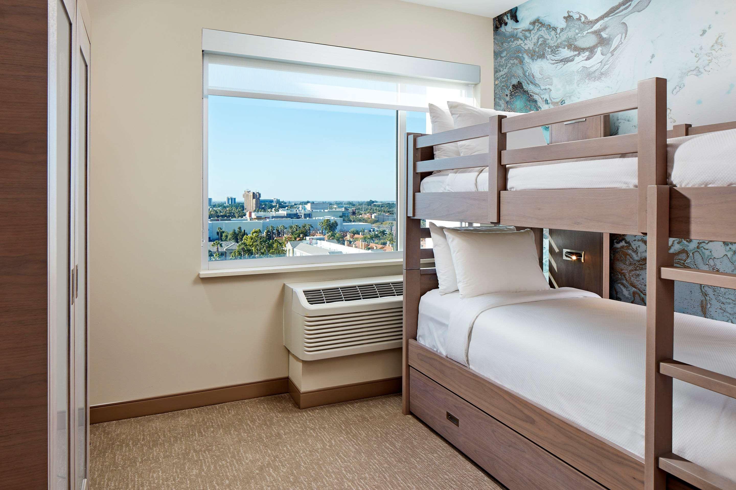Cambria Hotel & Suites Anaheim Resort Area Exteriör bild