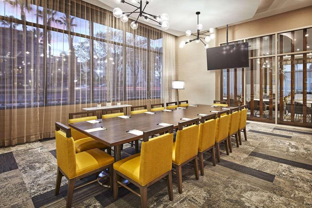 Cambria Hotel & Suites Anaheim Resort Area Bekvämligheter bild